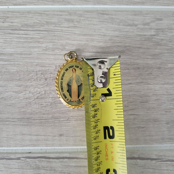 O Mary Conceived Without Sin Pray for us Gold Tone Virgin Mary Pendant - Picture 3 of 3